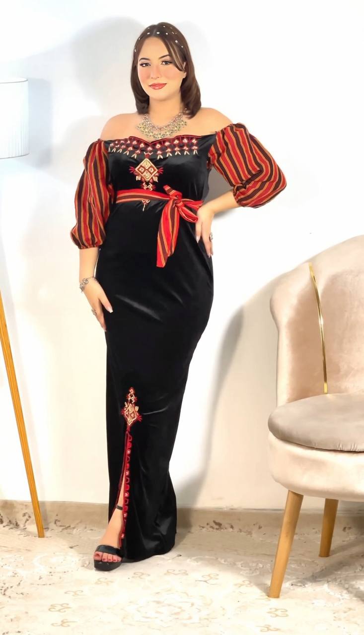 Fichier:Robe kabyle.jpg - Wikipédia Fichier:Robe kabyle.jpg - Wikipédia