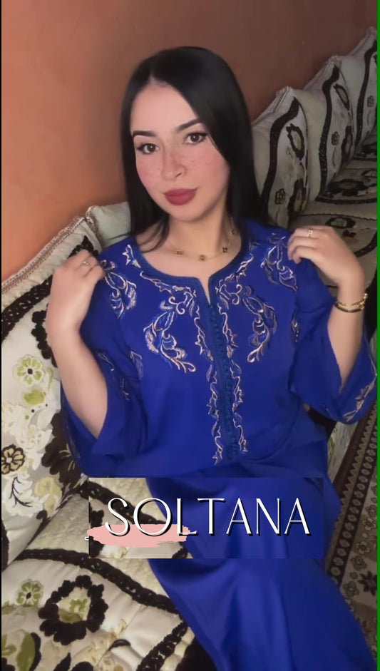 Model Raihana